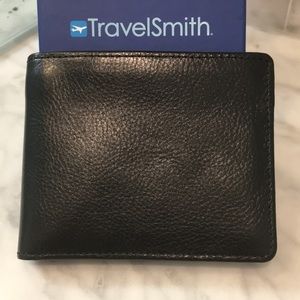 Men's Leather RFID-Blocking Billfold Wallet